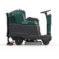 LAVADORA DE PISOS DE OPERACAO A BORDO A670